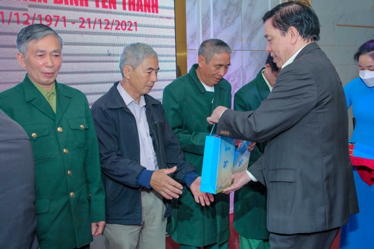 Tập đoàn Thái Bình Dương thăm, tặng quà cựu chiến binh huyện Yên Thành