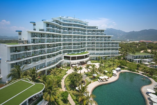 Crystal Bay hợp tác xây dựng nền tảng giao dịch trực tuyến NFT cho lưu trú tạị khách sạn và du lịch 