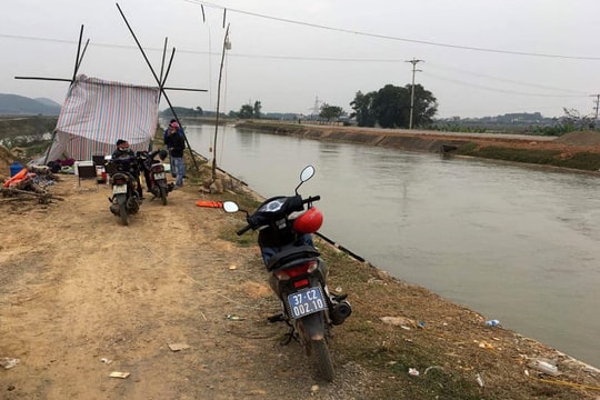 3 ngày tìm kiếm người phụ nữ nghi đuối nước trên sông Đào