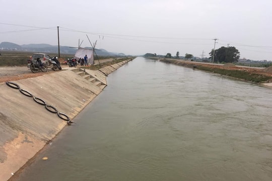 Đã tìm được thi thể người phụ nữ nghi đuối nước trên sông Đào