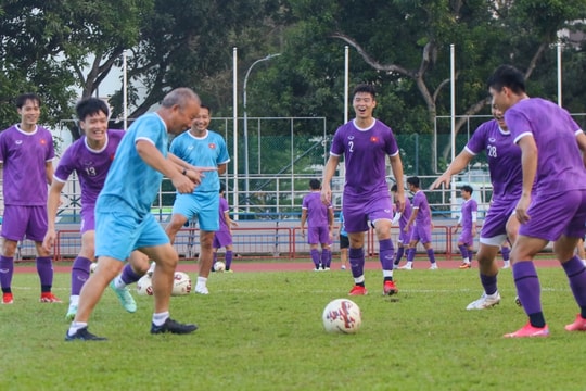 Indonesia nhận tin dữ trước trận gặp ĐT Việt Nam; Thái Lan và Singapore vào bán kết AFF Cup