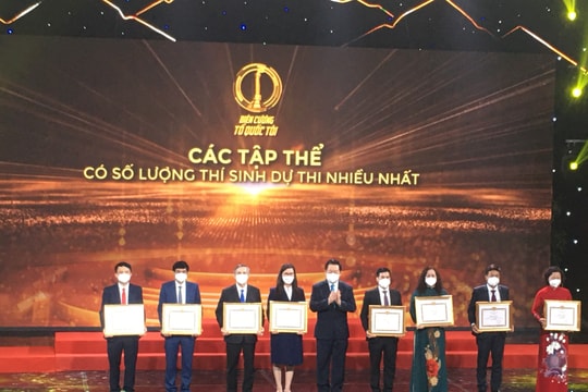 Trao giải cuộc thi tìm hiểu 'Biên cương Tổ quốc tôi'