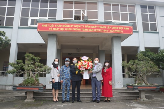 Ban Tuyên giáo Tỉnh ủy chúc mừng Hải đội 137 nhân ngày truyền thống Quân đội nhân dân Việt Nam