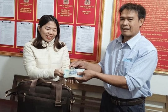 Nhặt được 20 triệu đồng khi đi khám bệnh, người đàn ông tìm người trả lại 