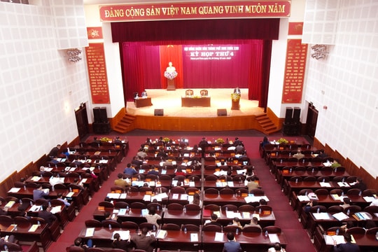 Hội đồng nhân dân thành phố Vinh tổ chức kỳ họp quyết nghị nhiều nội dung quan trọng