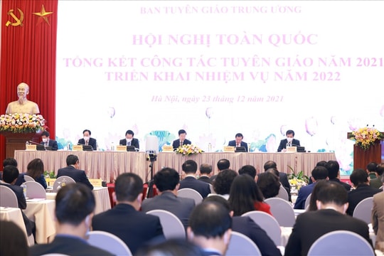 'Say mê với công tác, truyền cảm hứng đến đông đảo cán bộ, đảng viên và nhân dân'