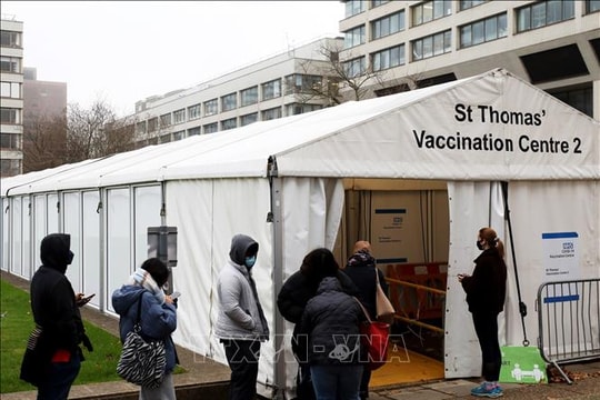 Pháp, Anh ghi nhận số ca mắc mới COVID-19 cao nhất từ đầu dịch