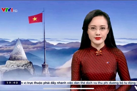 Những 'sự cố' đáng yêu của BTV Hoài Anh trước khi rời Thời sự 19h