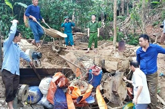 Lần thứ 3 đề nghị thu hồi Giấy phép khai thác vàng trên núi Pu Phen