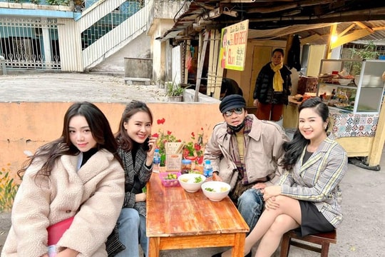 Ba 'mẹ con' NSND Thu Hà bất ngờ gặp gỡ ông Sinh Hương vị tình thân