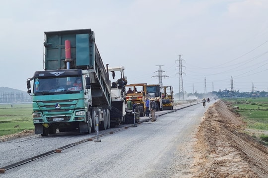Tập trung đẩy nhanh tiến độ các công trình giao thông trọng điểm