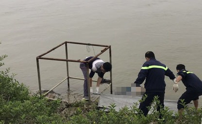 Tìm thấy thi thể nam thanh niên nhảy cầu Bến Thủy 4 ngày trước