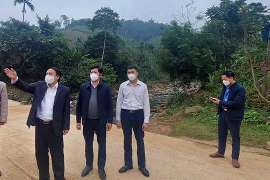 Trung tâm Chỉ huy Phòng chống dịch Covid-19 tỉnh họp khẩn cùng huyện Quế Phong