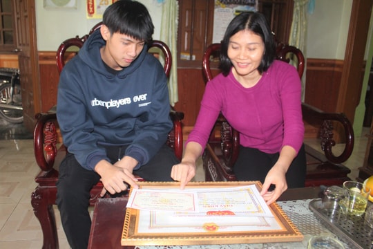 Thủ khoa môn Toán và á khoa môn Vật Lý chia sẻ 'cú đúp' bất ngờ tại kỳ thi học sinh giỏi tỉnh