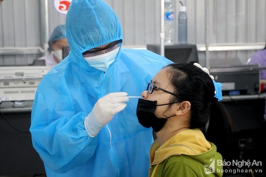 Nghệ An: 3 học sinh là F0, 2 trường tạm thời chuyển sang học trực tuyến