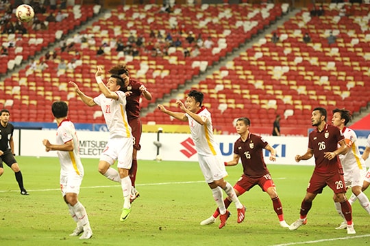 Hàng công Đội tuyển Việt Nam: 'Biết rồi, khổ lắm, nói mãi!'