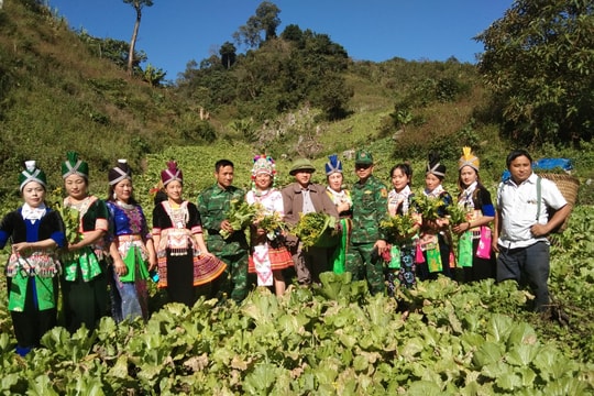 'Sự mới' của phụ nữ bản Huồi Viêng