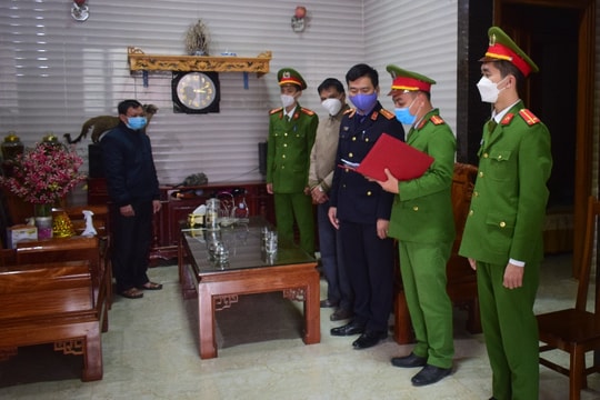 Khởi tố nguyên giám đốc và kế toán Trung tâm GDNN - GDTX huyện Tương Dương