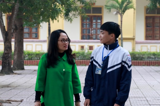 Thủ khoa môn Hóa chia sẻ bí quyết vượt khó để 'luôn về nhất ở các bài kiểm tra'