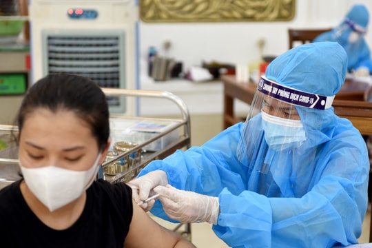 Gần 100% người trên 18 tuổi ở Nghệ An đã tiêm đủ mũi cơ bản phòng Covid-19