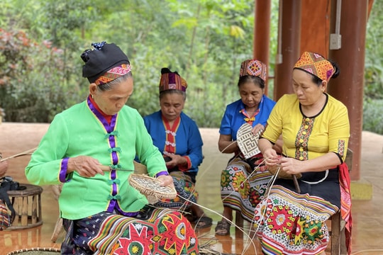 Những làng nghề Tây Nghệ vươn ra thế giới