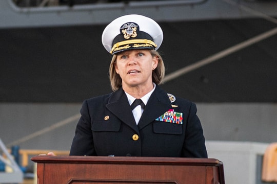 Tàu sân bay Mỹ lần đầu ra khơi theo lệnh nữ hạm trưởng