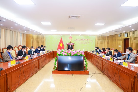 Đoàn đại biểu Quốc hội Nghệ An thảo luận về gói phục hồi, kích thích nền kinh tế gần 350.000 tỷ đồng