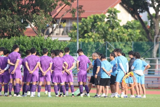 HLV Park Hang-seo bổ sung cầu thủ mới từ 13/1; Chiến lược gia thứ 2 từ chức sau AFF Cup 2020