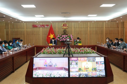 Xây dựng văn hóa giao thông an toàn gắn với kiểm soát hiệu quả dịch Covid-19