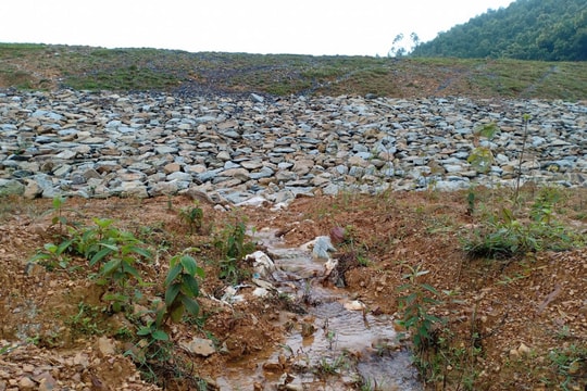 Đập thủy lợi ở Thanh Chương làm 10 năm chưa bàn giao đã bị hư hỏng