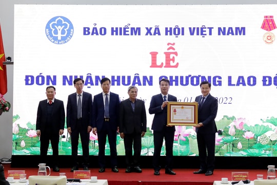 Phó Thủ tướng Chính phủ: Tiếp tục thực hiện các giải pháp nâng tỷ lệ bao phủ BHXH, BHTN, BHYT