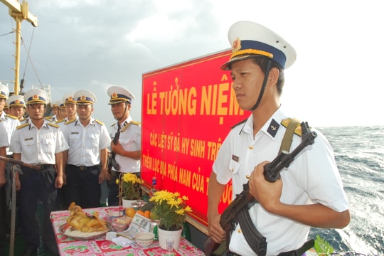 Các anh ngã xuống cho nhà giàn DK1 mãi trường tồn trên biển
