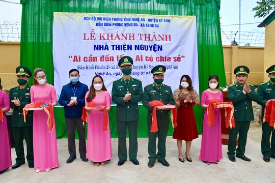Đồn Biên phòng Keng Đu khánh thành ngôi nhà thiện nguyện 'Ai cần đến lấy - Ai có sẻ chia'