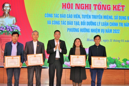 Thị xã Hoàng Mai: Đổi mới công tác tuyên giáo phục vụ thiết thực cho cơ sở