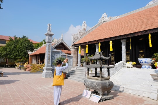 Di tích xứ Nghệ trang hoàng để đón mùa lễ đầu năm mới