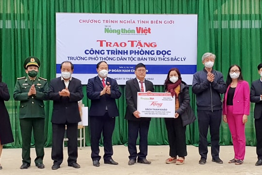 Các hoạt động trao nhà tình nghĩa, tặng quà Tết người nghèo ở Nghệ An