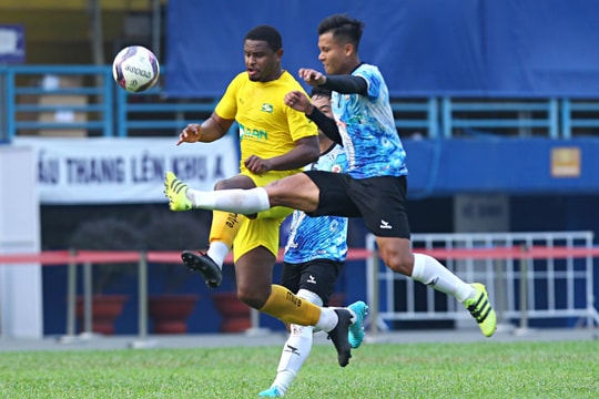 SLNA thử việc hàng loạt ngoại binh chuẩn bị cho mùa giải mới