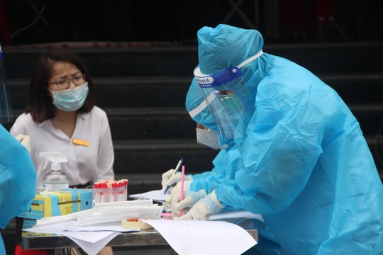 TP. Vinh: 3 học sinh nhiễm Covid - 19, 2 lớp tiểu học chuyển sang học trực tuyến