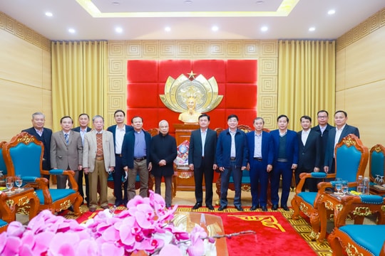 Ủy ban Đoàn kết Công giáo Nghệ An chúc mừng năm mới Tỉnh ủy, UBND tỉnh