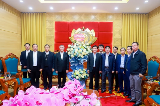 Tòa giám mục Giáo phận Vinh chúc mừng năm mới Tỉnh ủy, UBND tỉnh Nghệ An