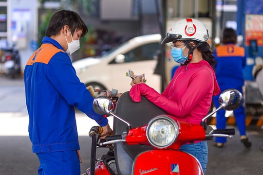 Giá xăng, dầu đồng loạt tăng