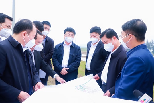 Bí thư Tỉnh ủy Thái Thanh Quý khảo sát vị trí nhằm thu hút các dự án đầu tư