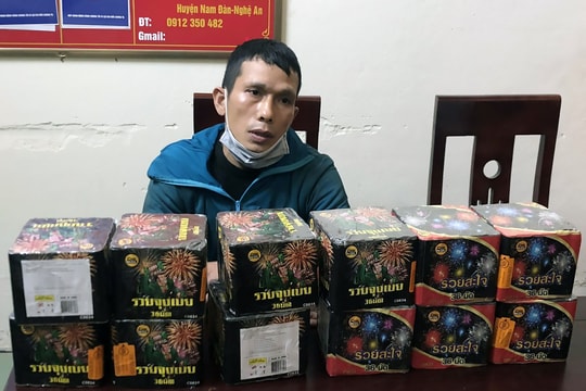 Bắt quả tang đối tượng tàng trữ 17kg pháo