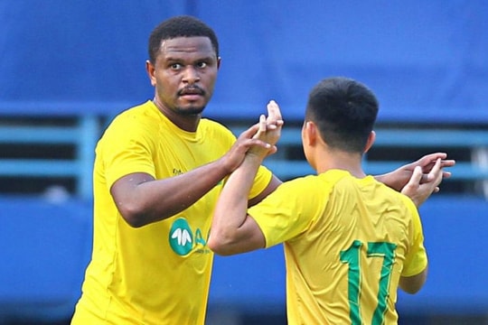 Tuyển chọn ngoại binh ở V-League 2022: Canh bạc đau đầu của SLNA và nhiều CLB 