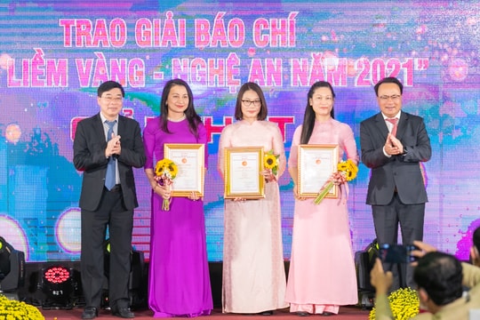 Trao Giải báo chí Búa liềm Vàng tỉnh Nghệ An​ năm​ 2021​ cho 42 tác phẩm xuất sắc