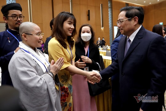 Thủ tướng Phạm Minh Chính: Chính phủ sẽ có giải pháp để 'đường về quê gần hơn' 