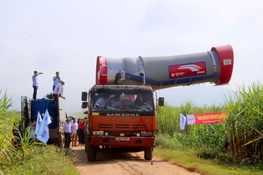 Ứng dụng máy móc vào mọi khâu sản xuất mía ở Nhà máy đường Sông Con 