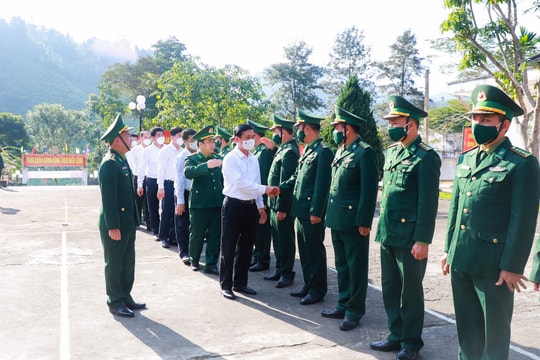 Bí thư Tỉnh ủy thăm, chúc Tết đồng bào, chiến sỹ, người lao động tại huyện Anh Sơn