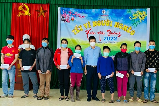 Công ty Thủy điện Bản Vẽ trao quà Tết trên địa bàn huyện Thanh Chương