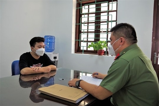 Nhân viên bảo hiểm 'rởm' chiếm đoạt tiền hàng loạt lao động thất nghiệp 